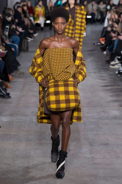 Look 37